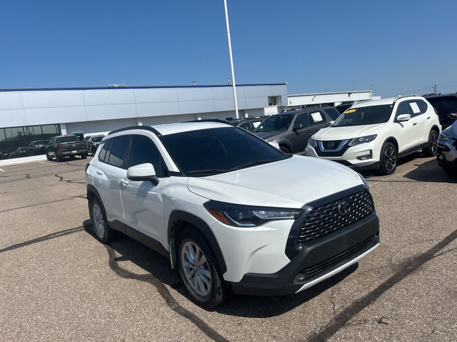 Thumbnail: 2022 Toyota Corolla Cross - 4