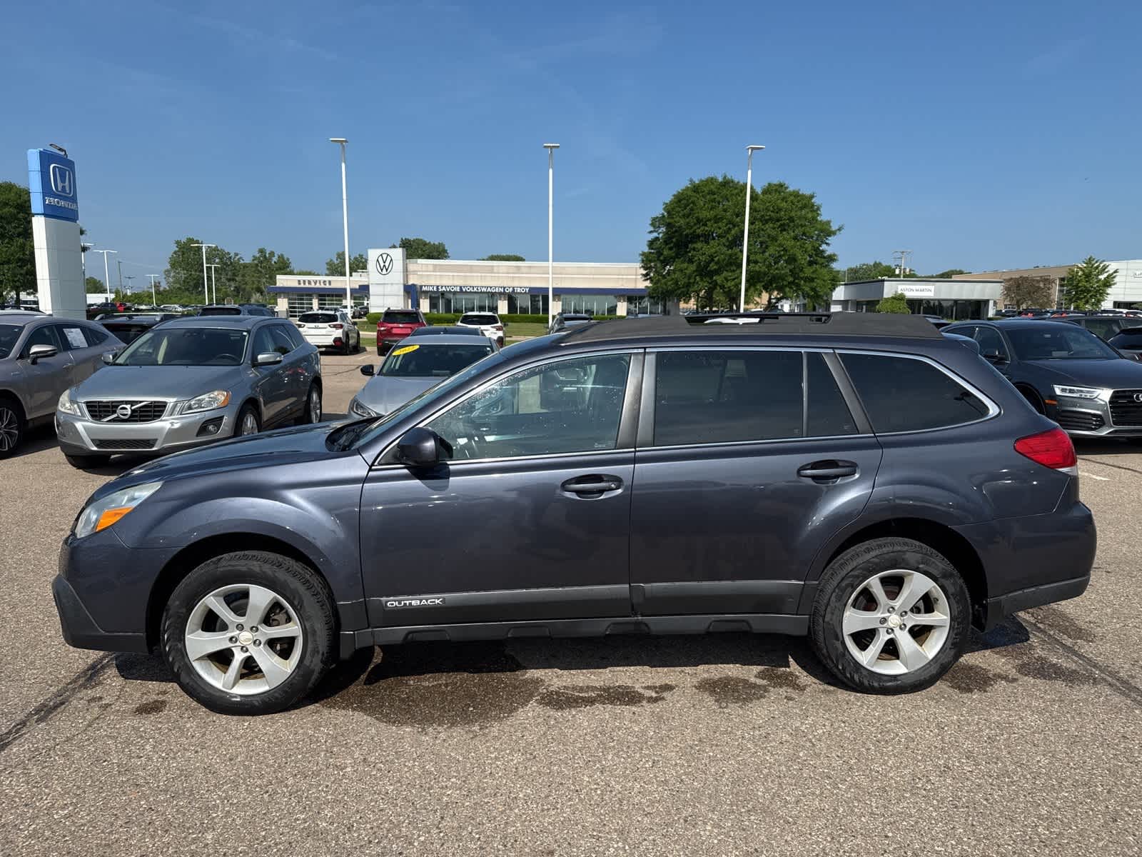 2014 Subaru Outback Premium 12