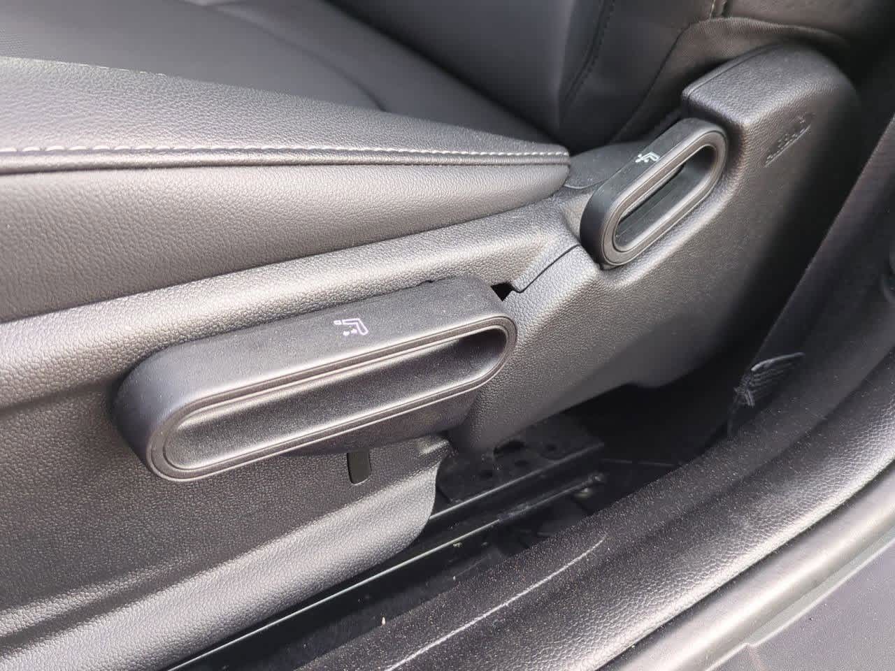 Thumbnail: 2023 MINI Cooper Convertible - 17