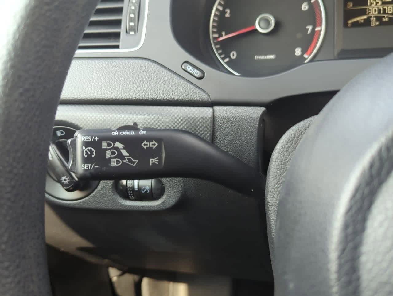 Thumbnail: 2014 Volkswagen Jetta - 22