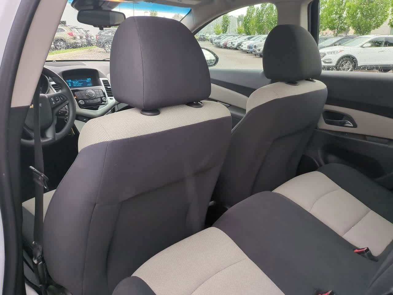 Thumbnail: 2016 Chevrolet Cruze - 16