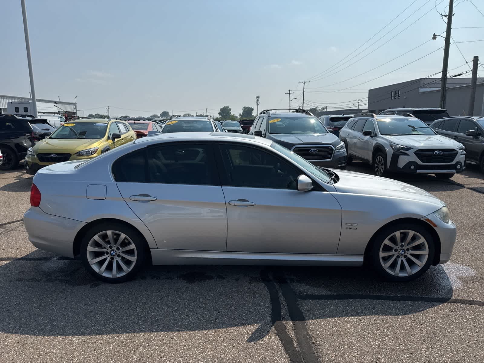 Thumbnail: 2011 BMW 3 Series - 9