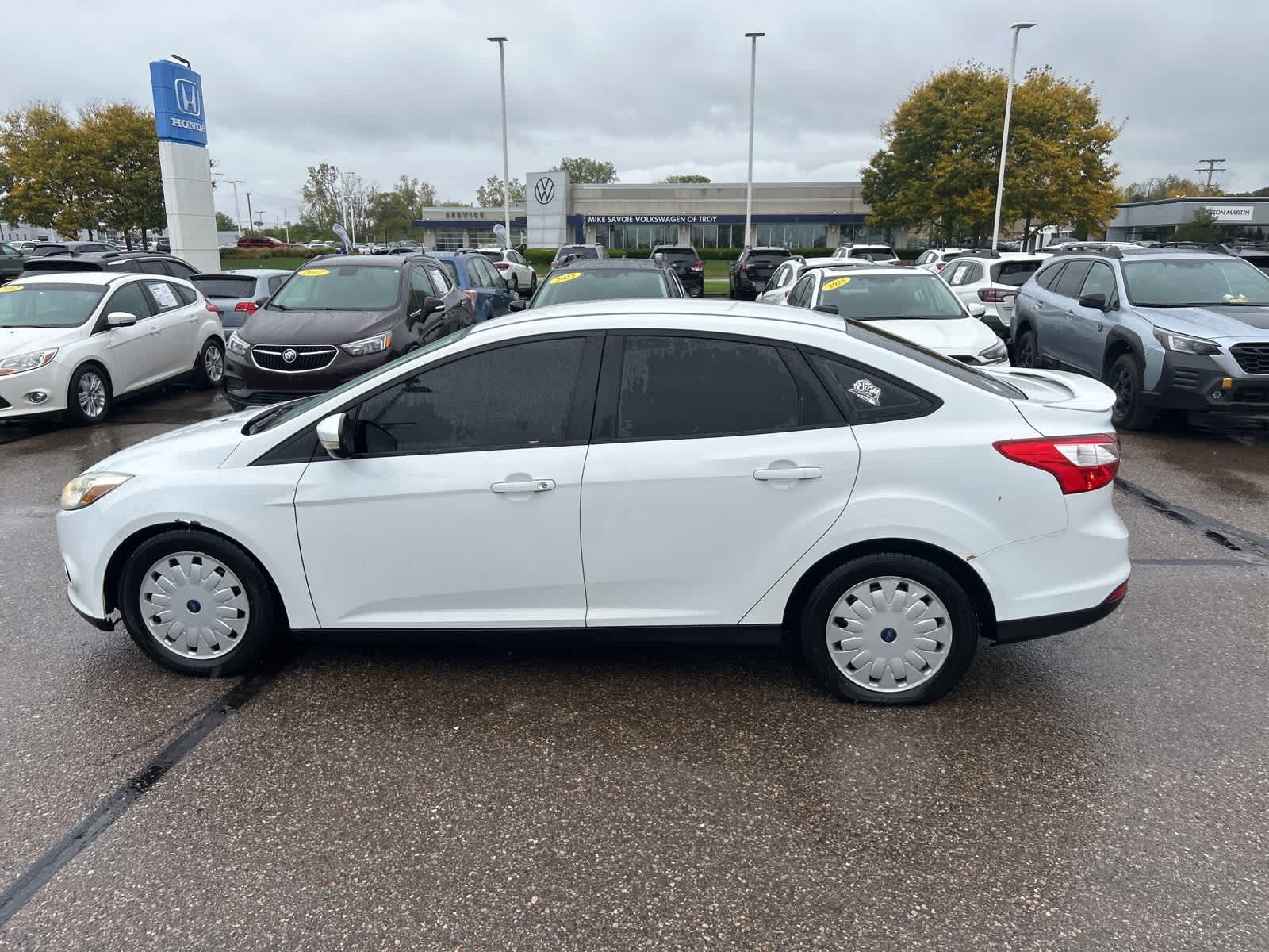 2014 Ford Focus SE photo 2
