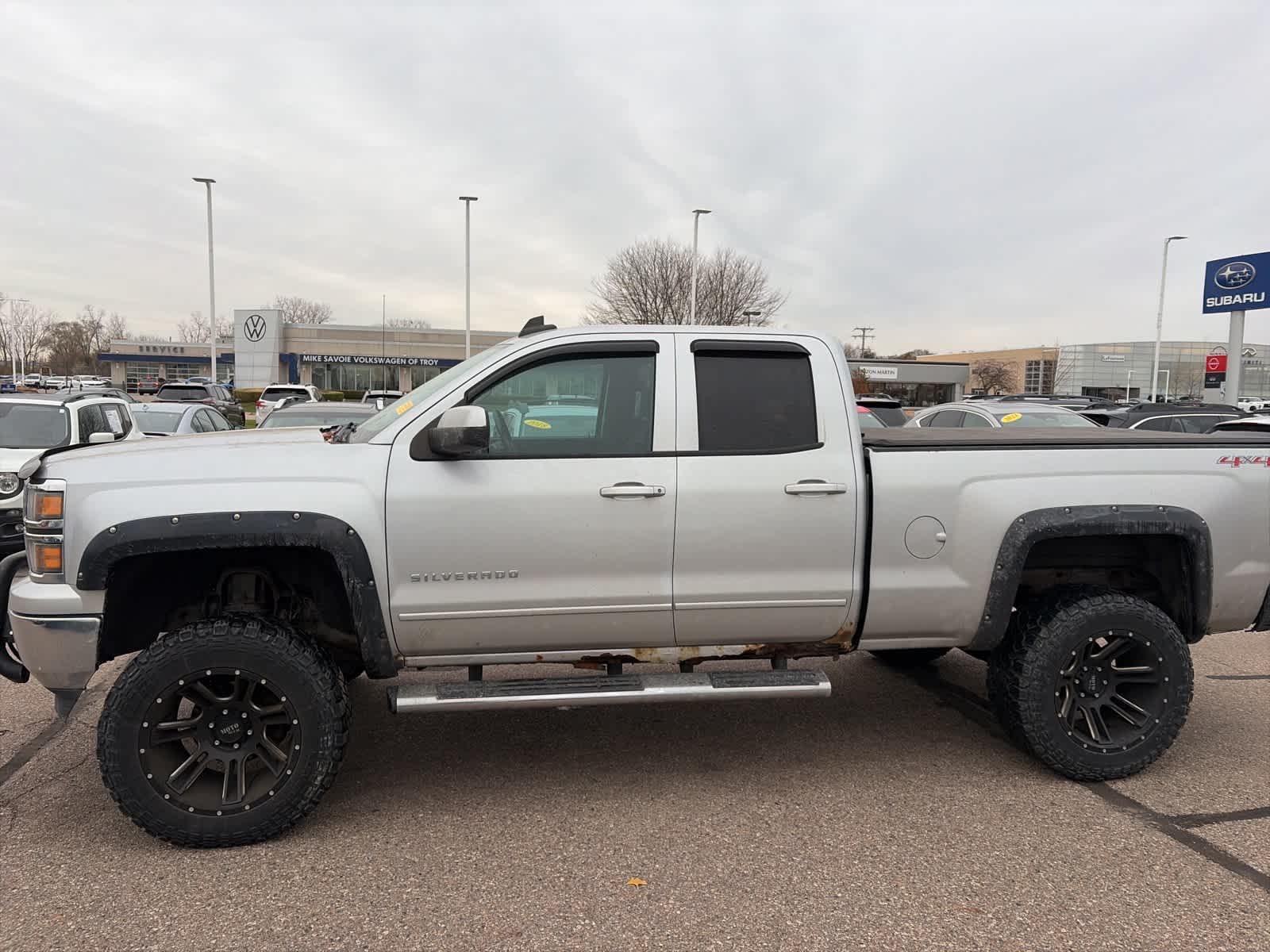2015 Chevrolet Silverado 1500 LT photo 2