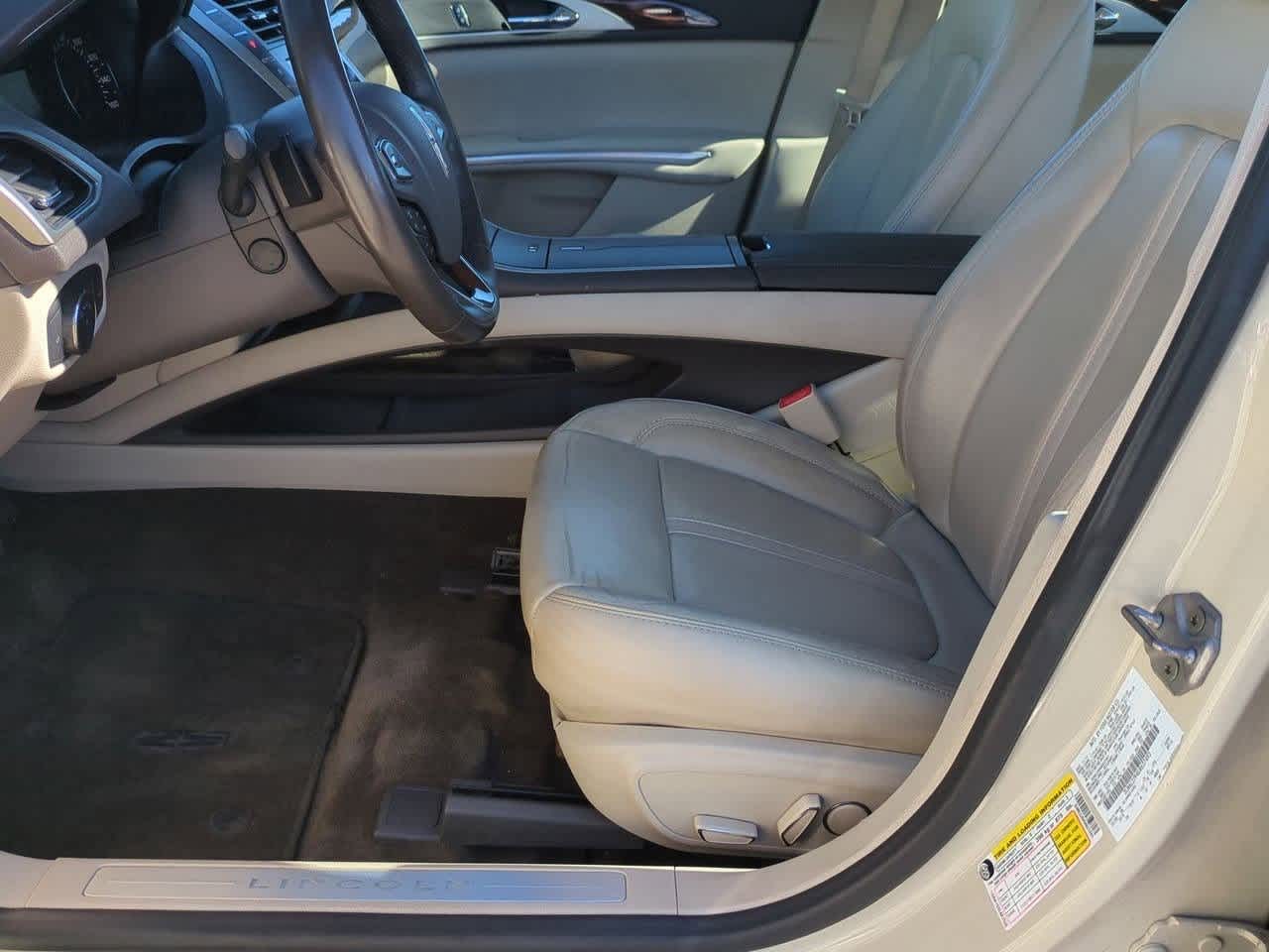 Thumbnail: 2016 Lincoln MKZ - 15