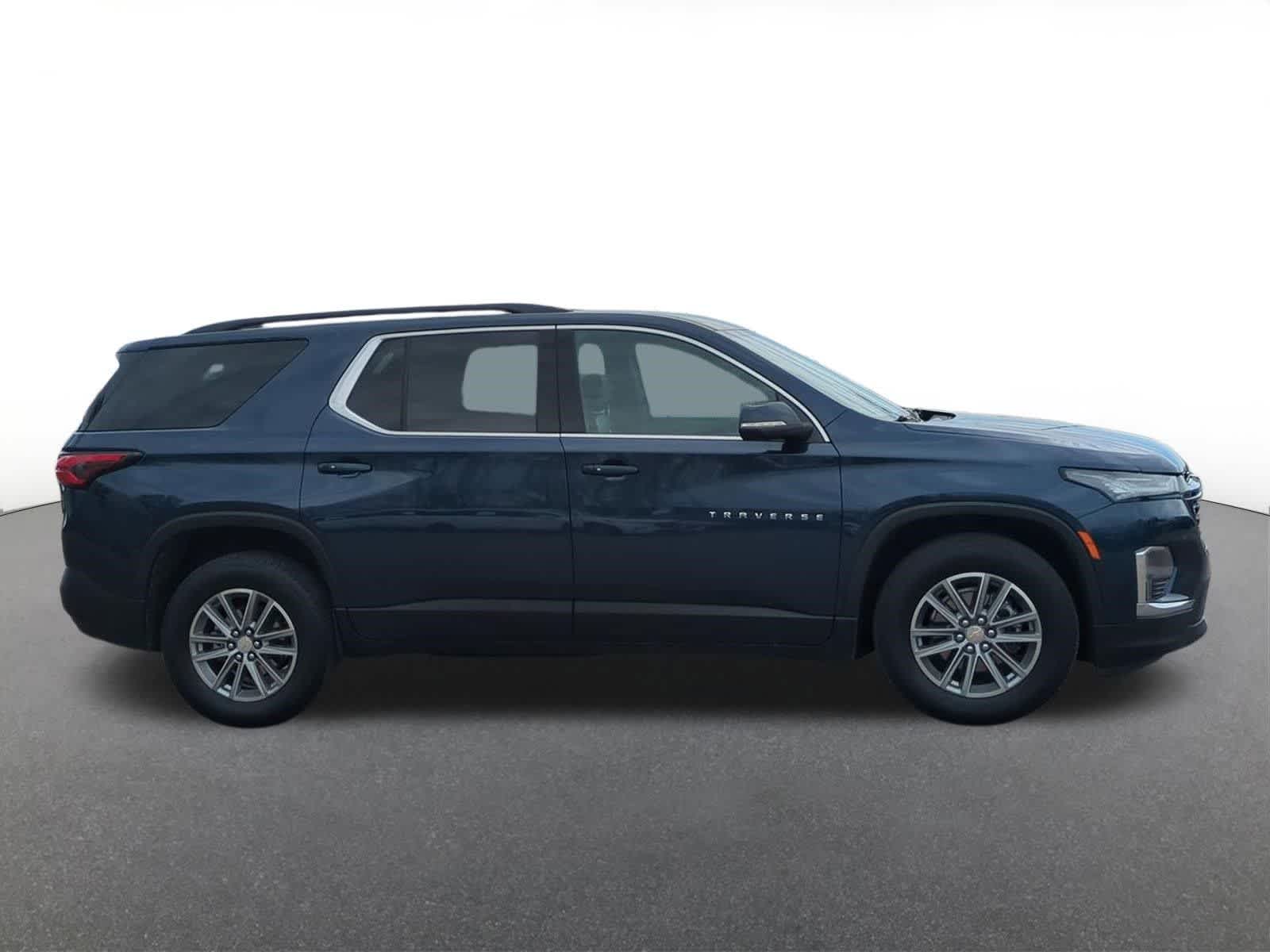 Thumbnail: 2023 Chevrolet Traverse - 6