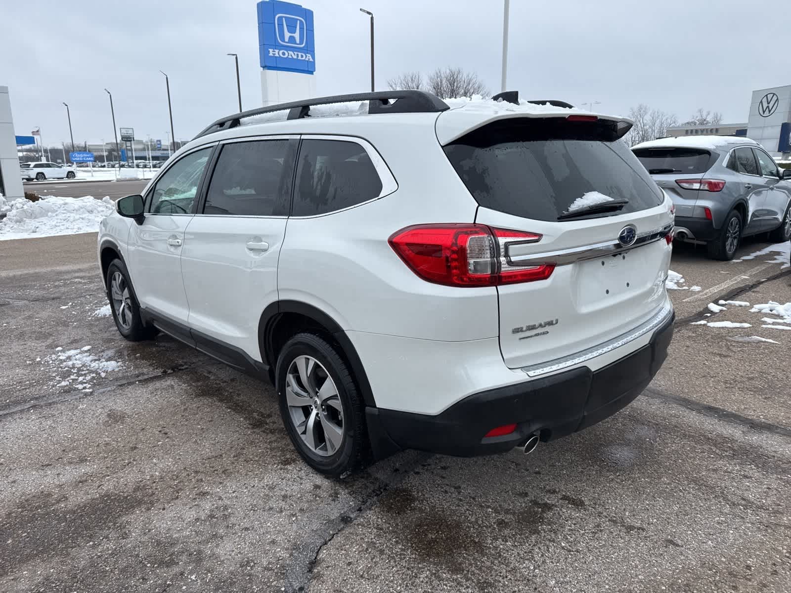 2025 Subaru Ascent Premium photo 2