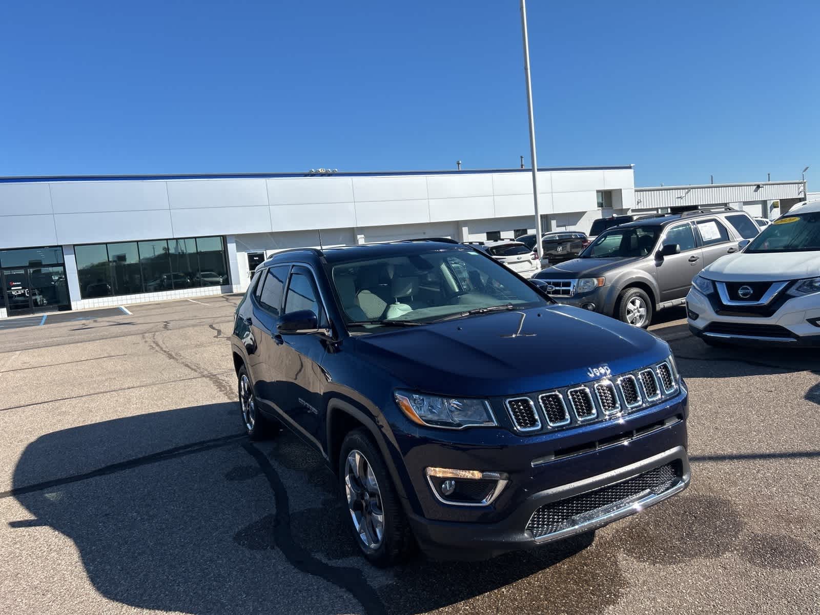 Thumbnail: 2019 Jeep Compass - 4