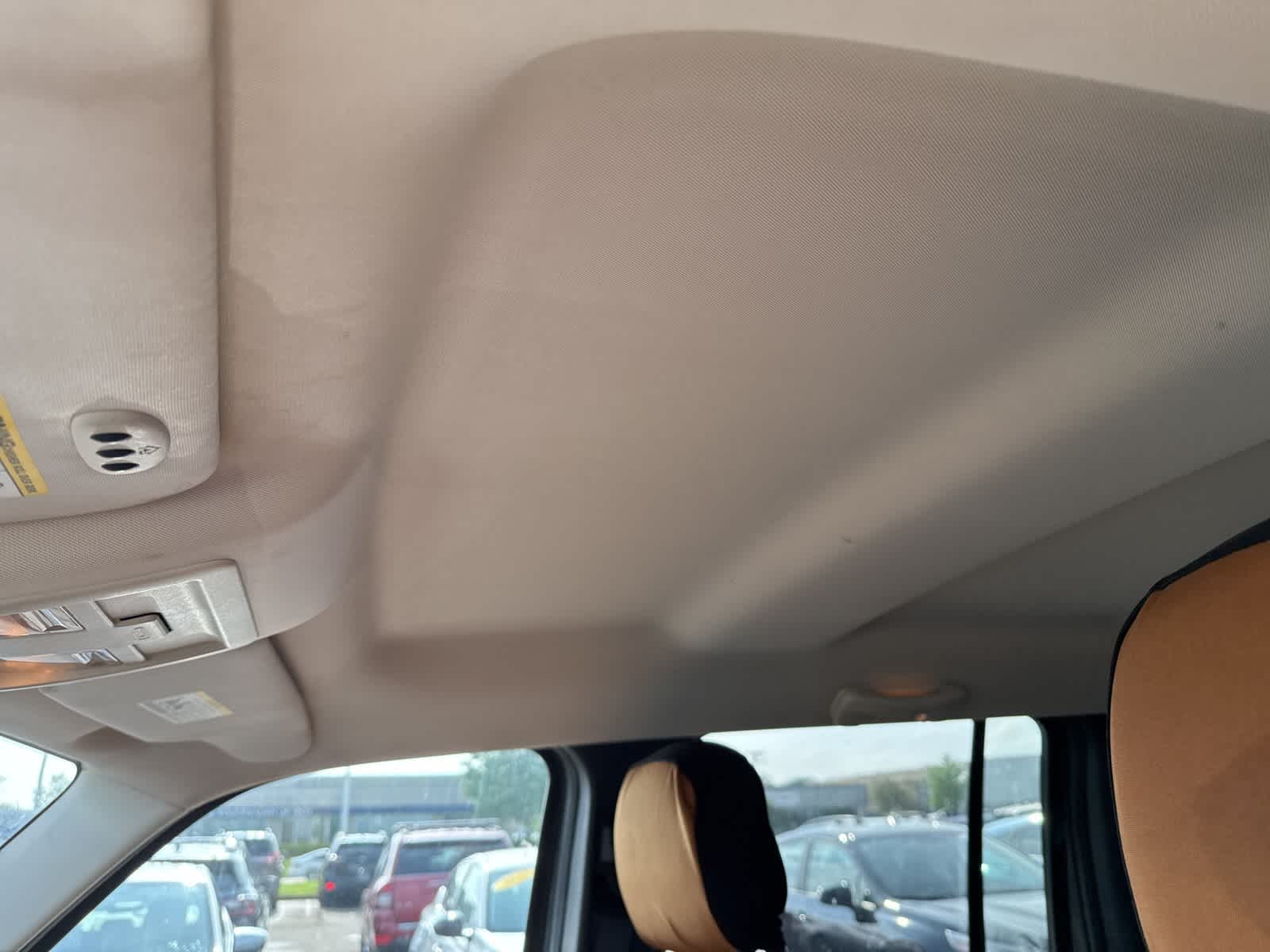 Thumbnail: 2012 Jeep Liberty - 16