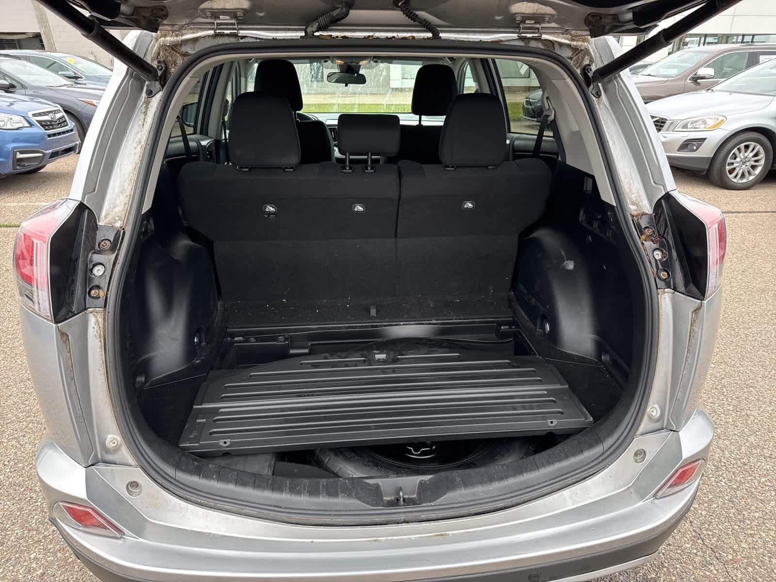 Thumbnail: 2017 Toyota RAV4 - 14
