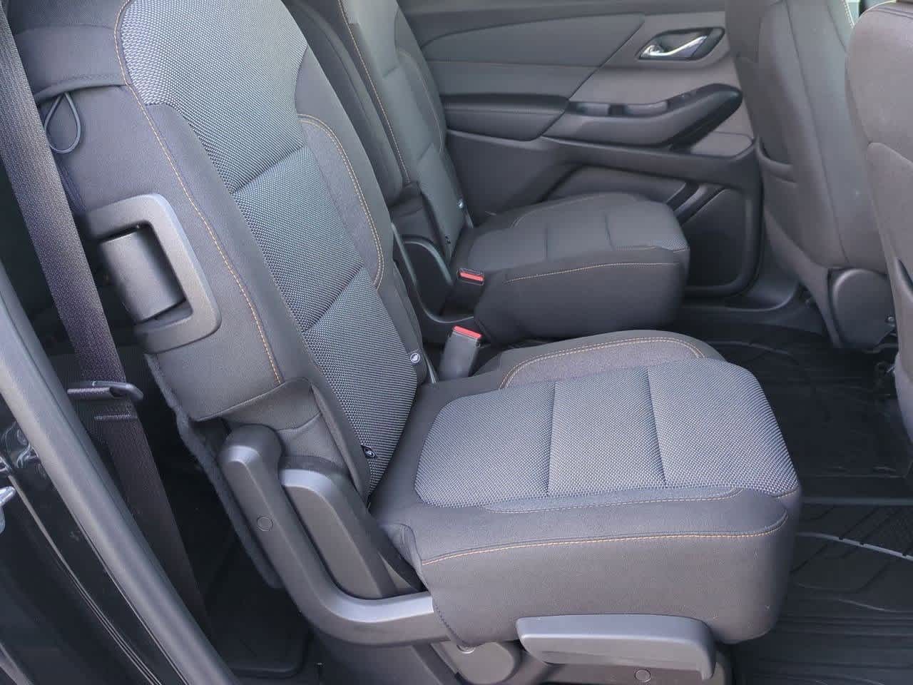 Thumbnail: 2021 Chevrolet Traverse - 19