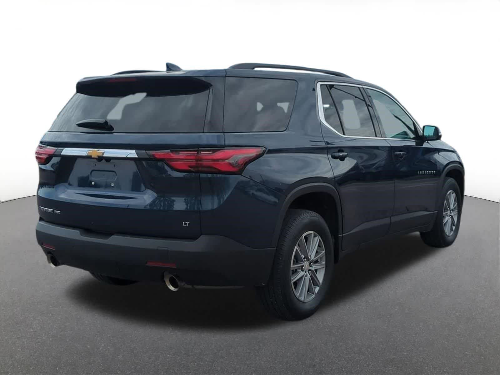 Thumbnail: 2023 Chevrolet Traverse - 5
