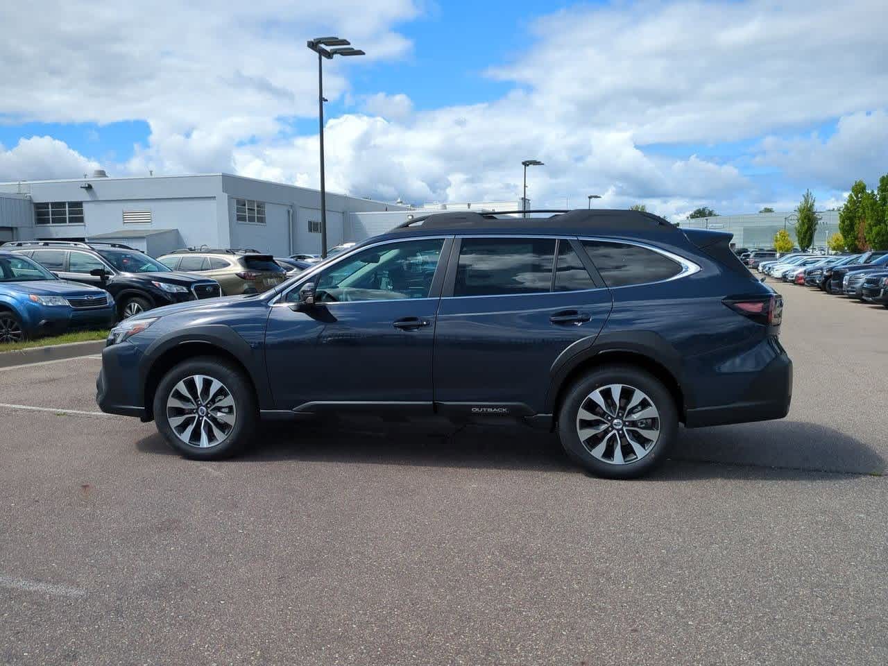 2025 Subaru Outback Limited photo 2