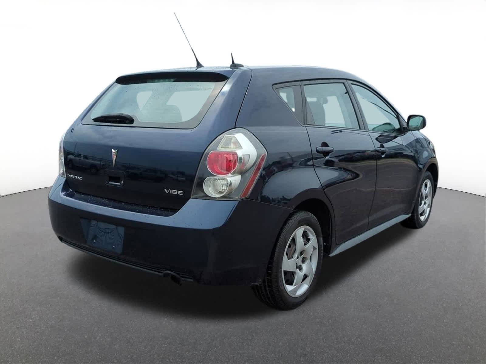 Thumbnail: 2010 Pontiac Vibe - 6