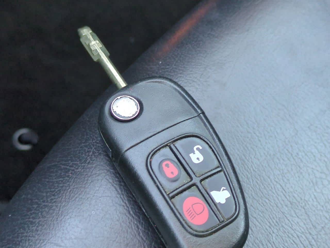 Thumbnail: 2004 Jaguar X-Type - 26