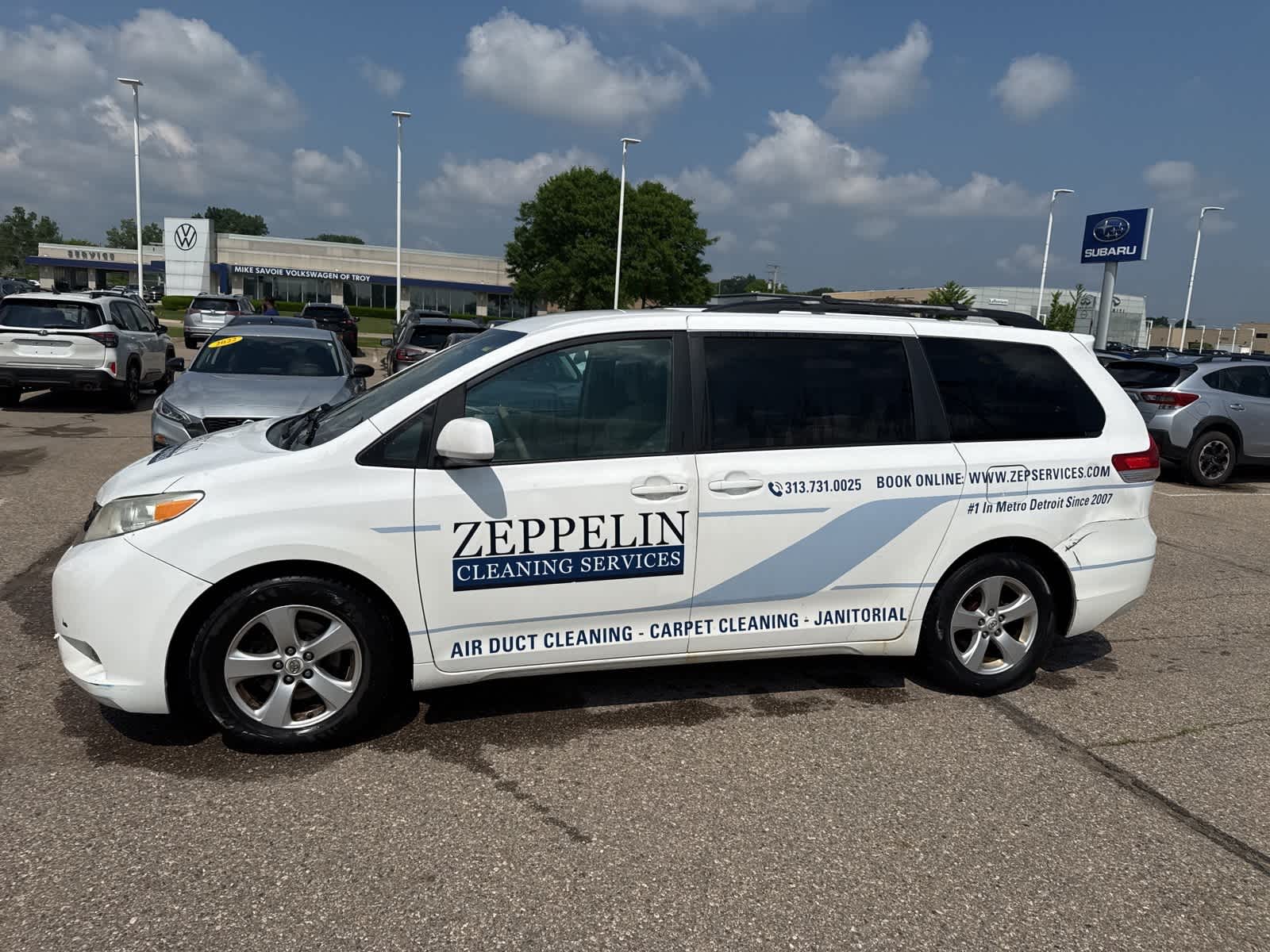 2011 Toyota Sienna LE 12
