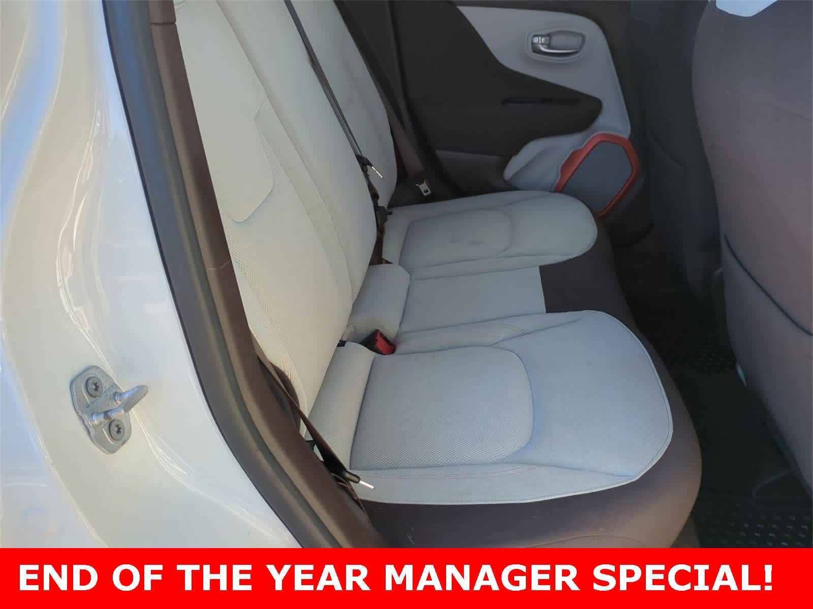 Thumbnail: 2016 Jeep Renegade - 19