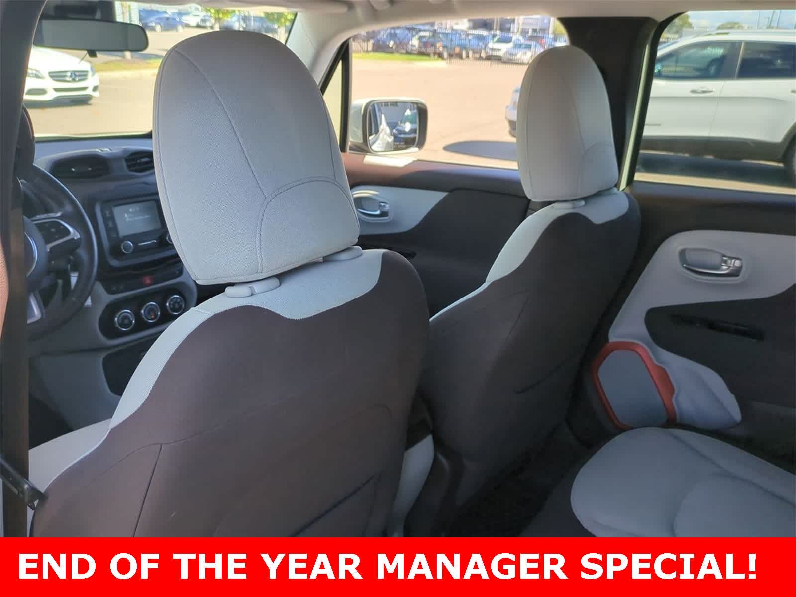 Thumbnail: 2016 Jeep Renegade - 17