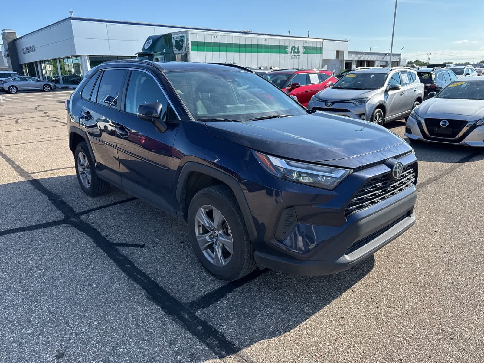 2022 Toyota RAV4 XLE photo 4