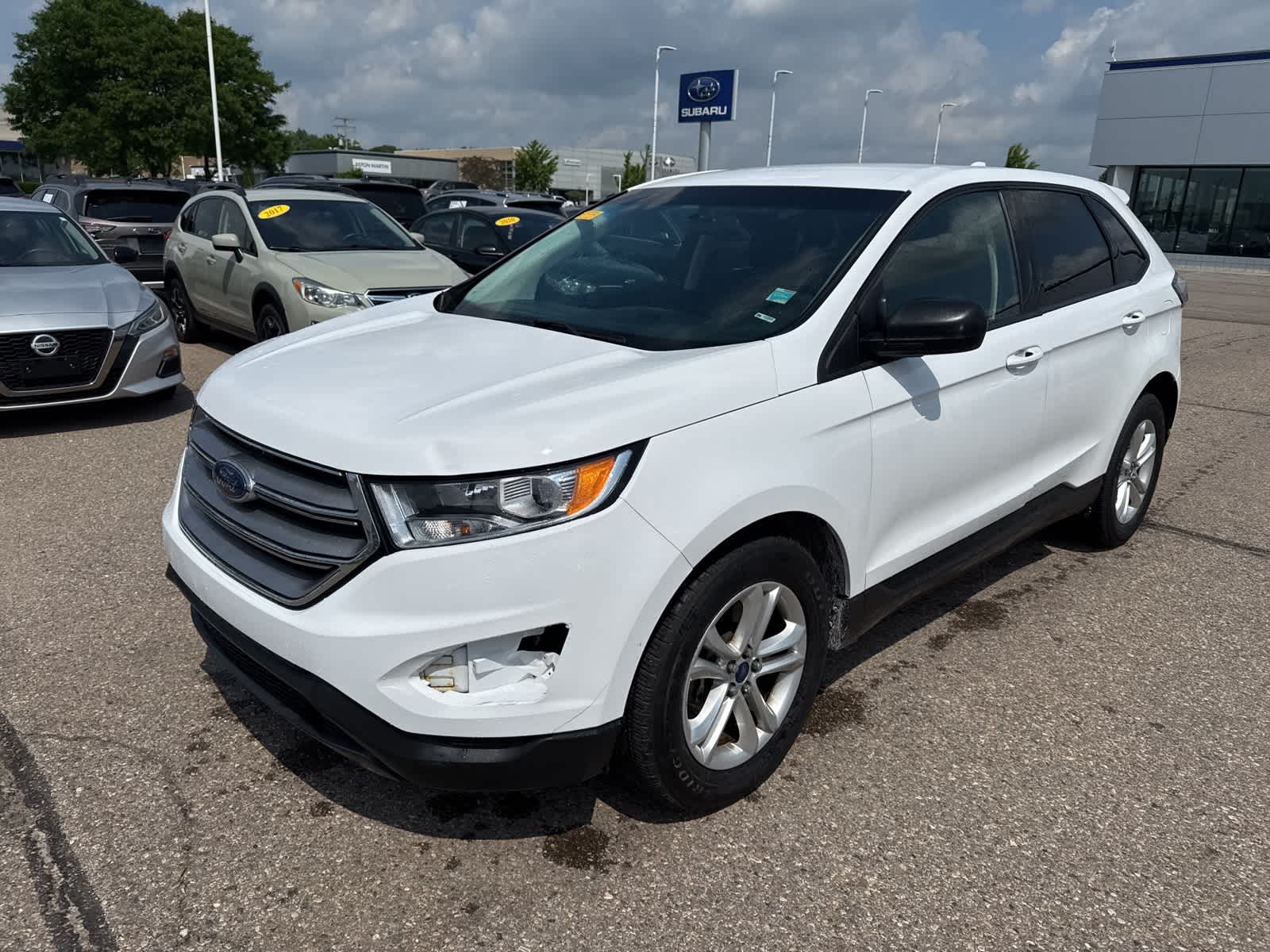 2016 Ford Edge SE Hero Image