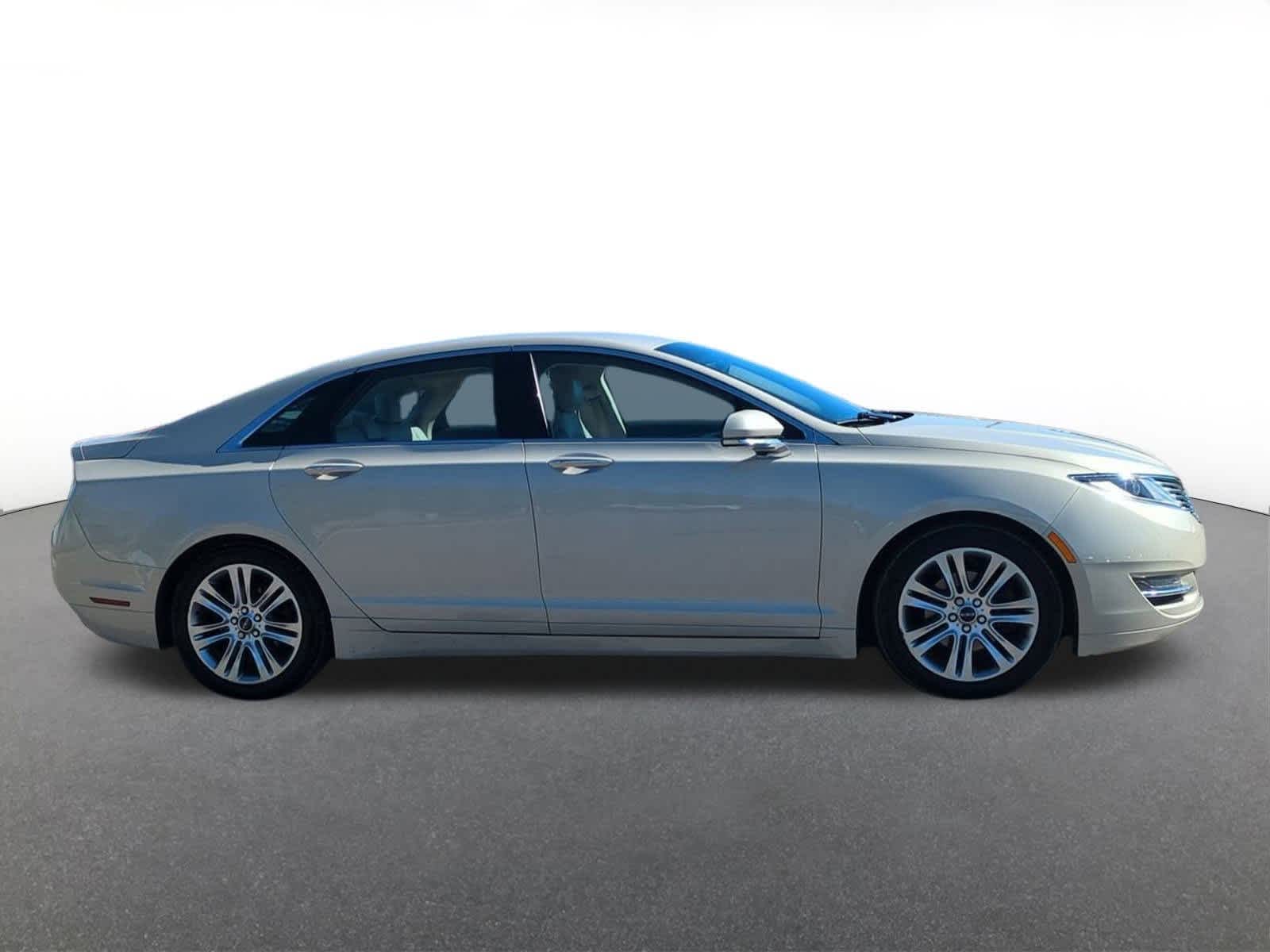Thumbnail: 2016 Lincoln MKZ - 7
