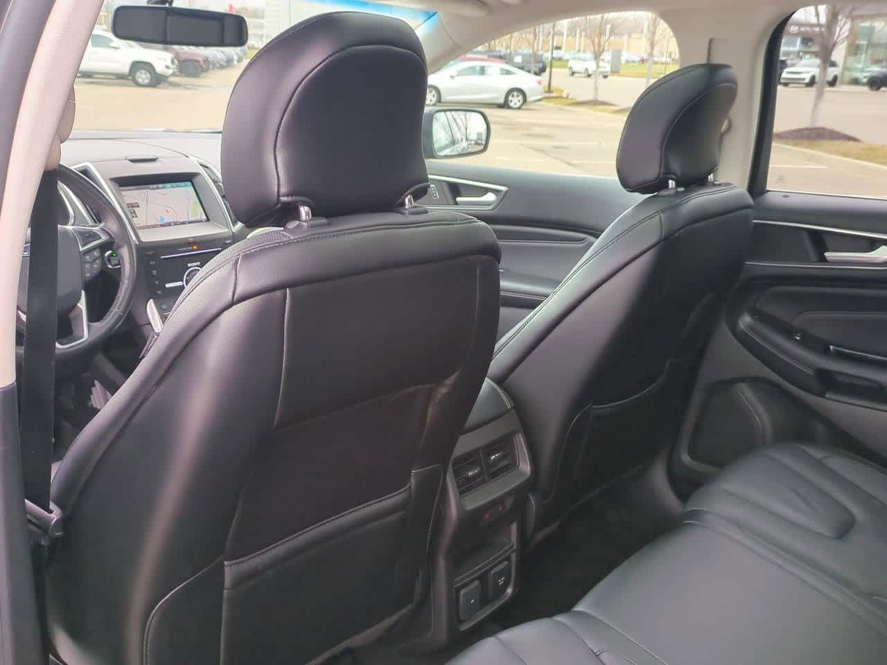 Thumbnail: 2015 Ford Edge - 17