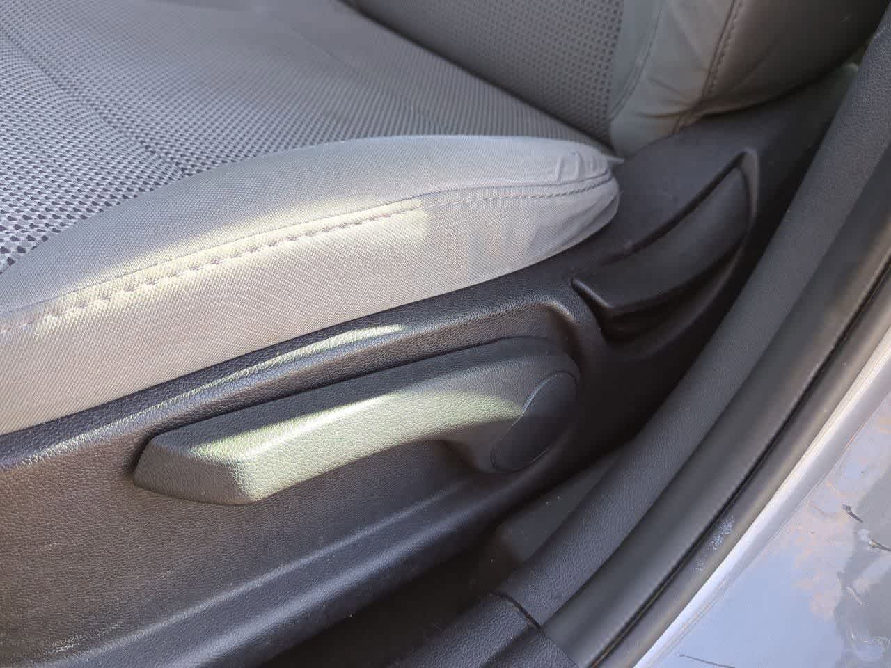 Thumbnail: 2014 Hyundai Sonata - 16