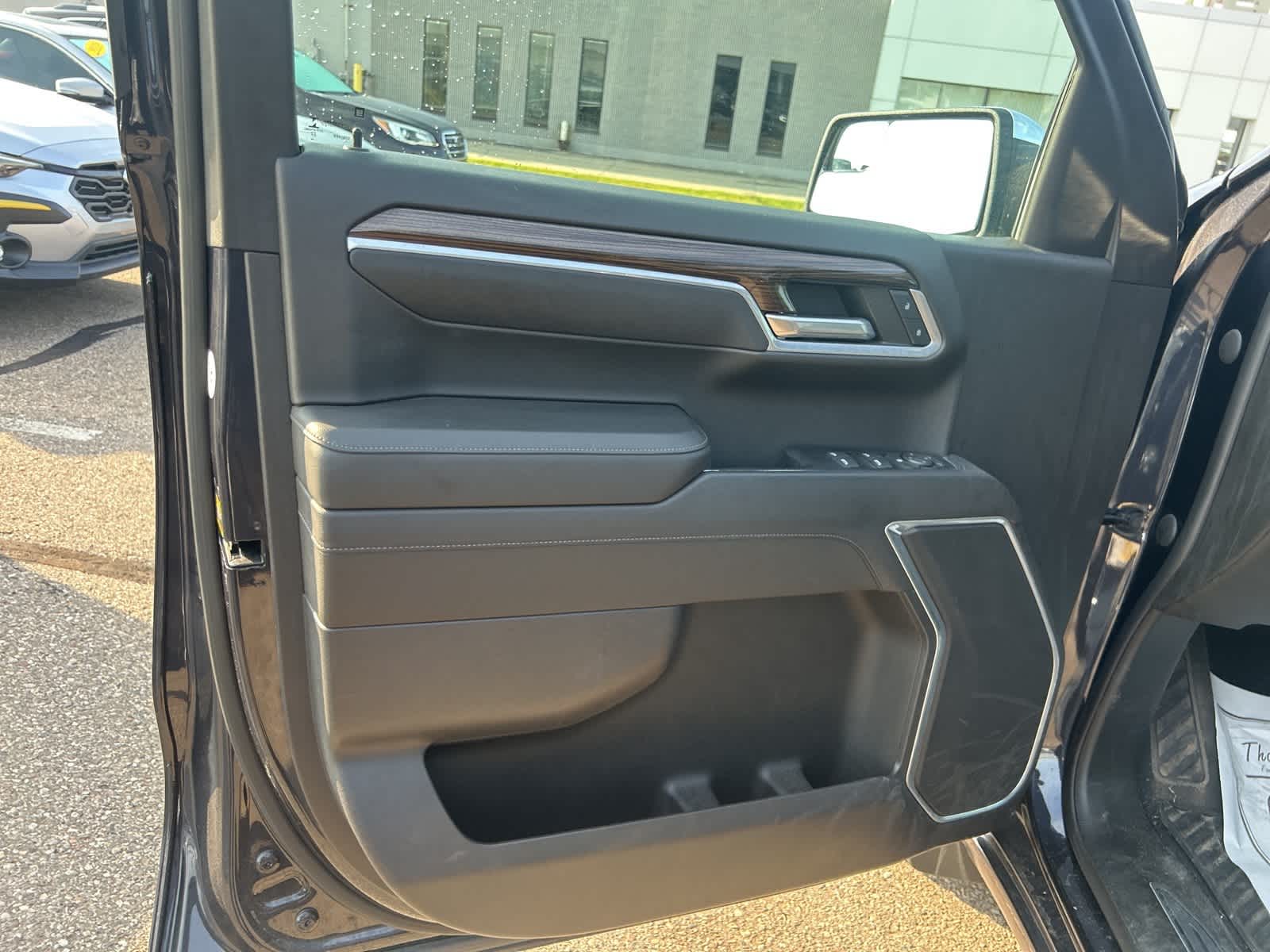 Thumbnail: 2022 Chevrolet Silverado 1500 - 17