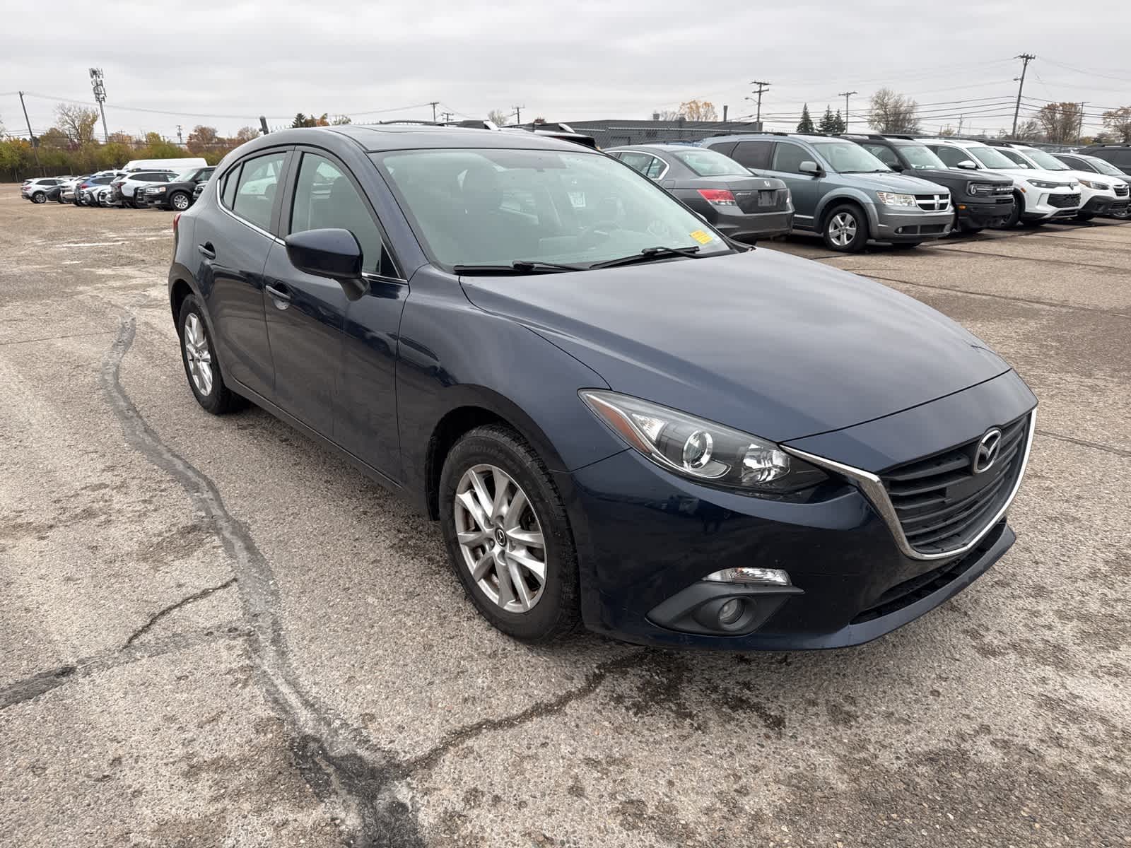 2016 Mazda Mazda3 Touring Hatchback photo 4