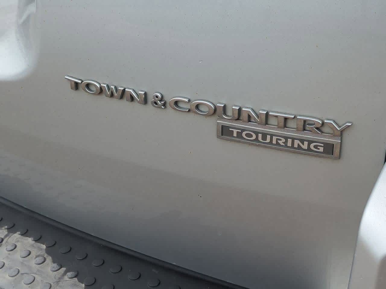 Thumbnail: 2009 Chrysler Town & Country - 12