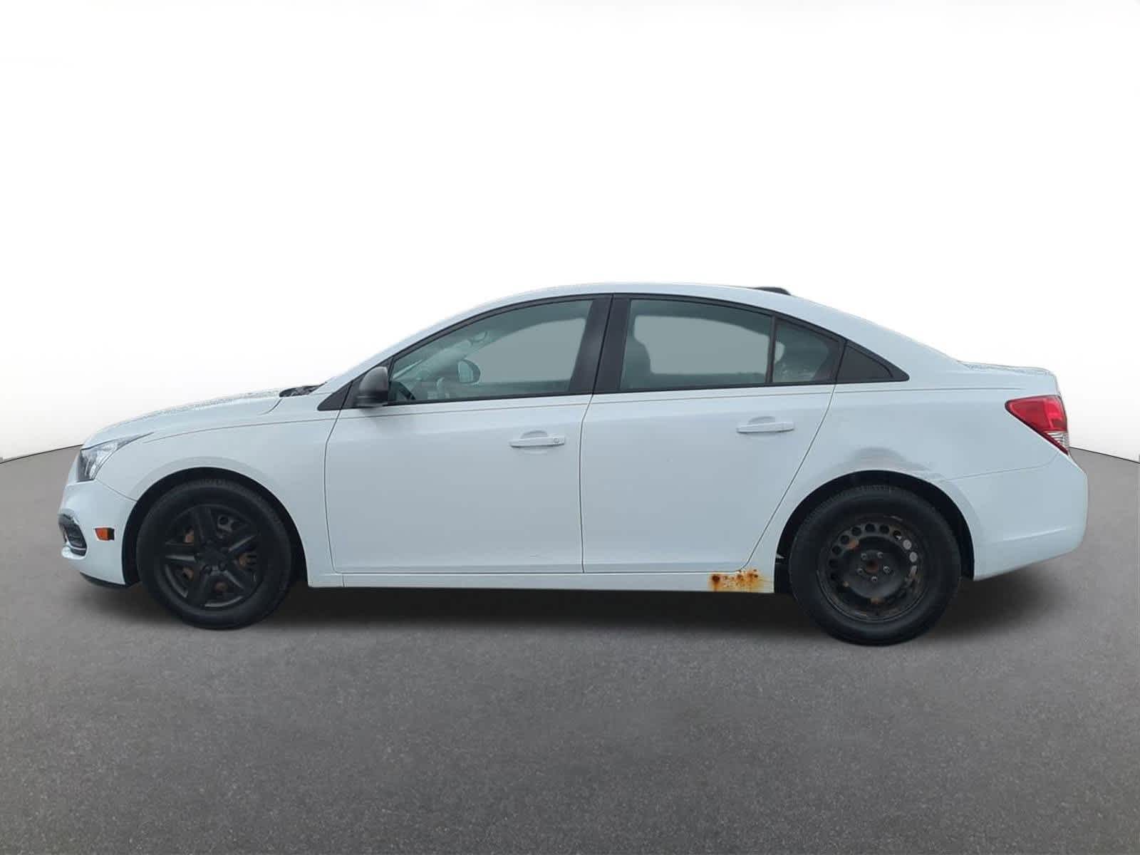 Thumbnail: 2016 Chevrolet Cruze - 3
