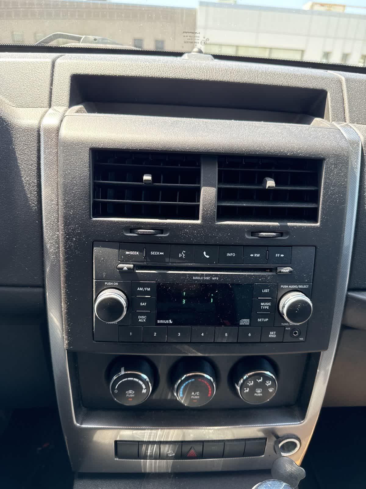 Thumbnail: 2010 Jeep Liberty - 20