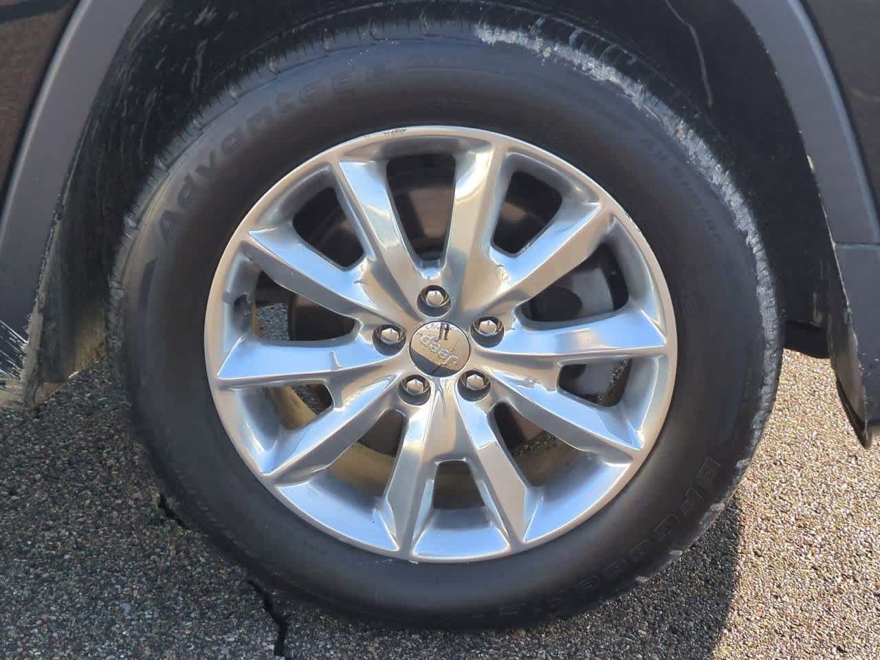 Thumbnail: 2017 Jeep Cherokee - 13