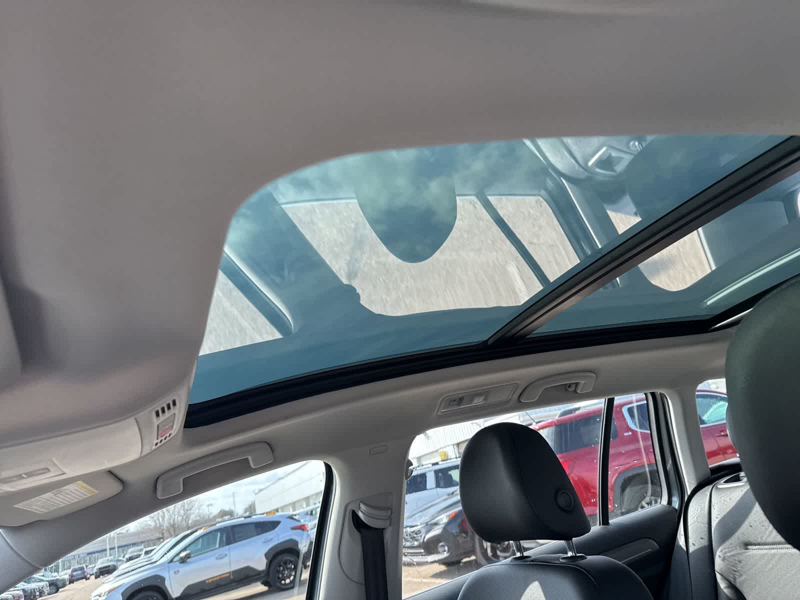 Thumbnail: 2017 Volkswagen Golf - 16