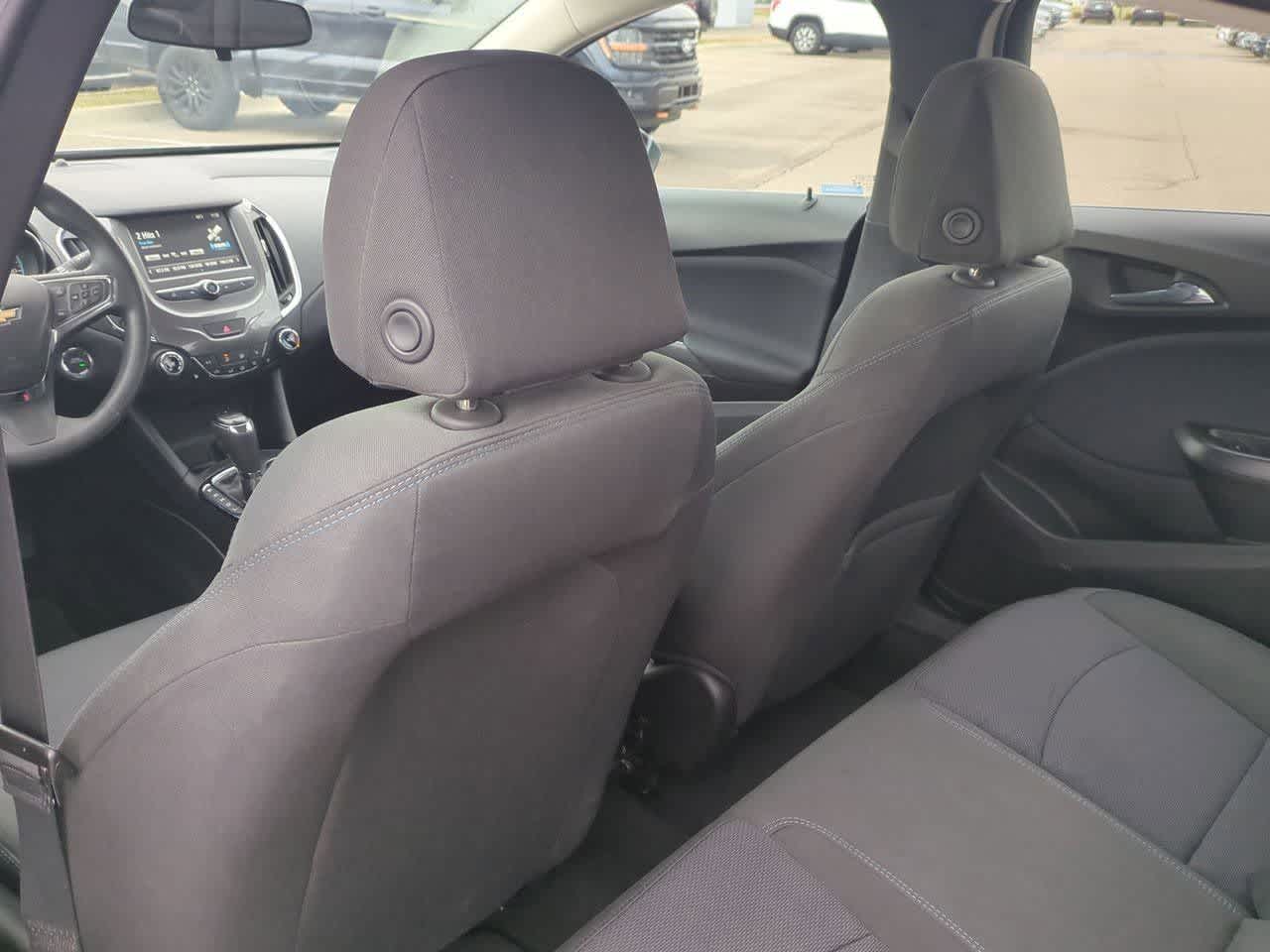 Thumbnail: 2018 Chevrolet Cruze - 17