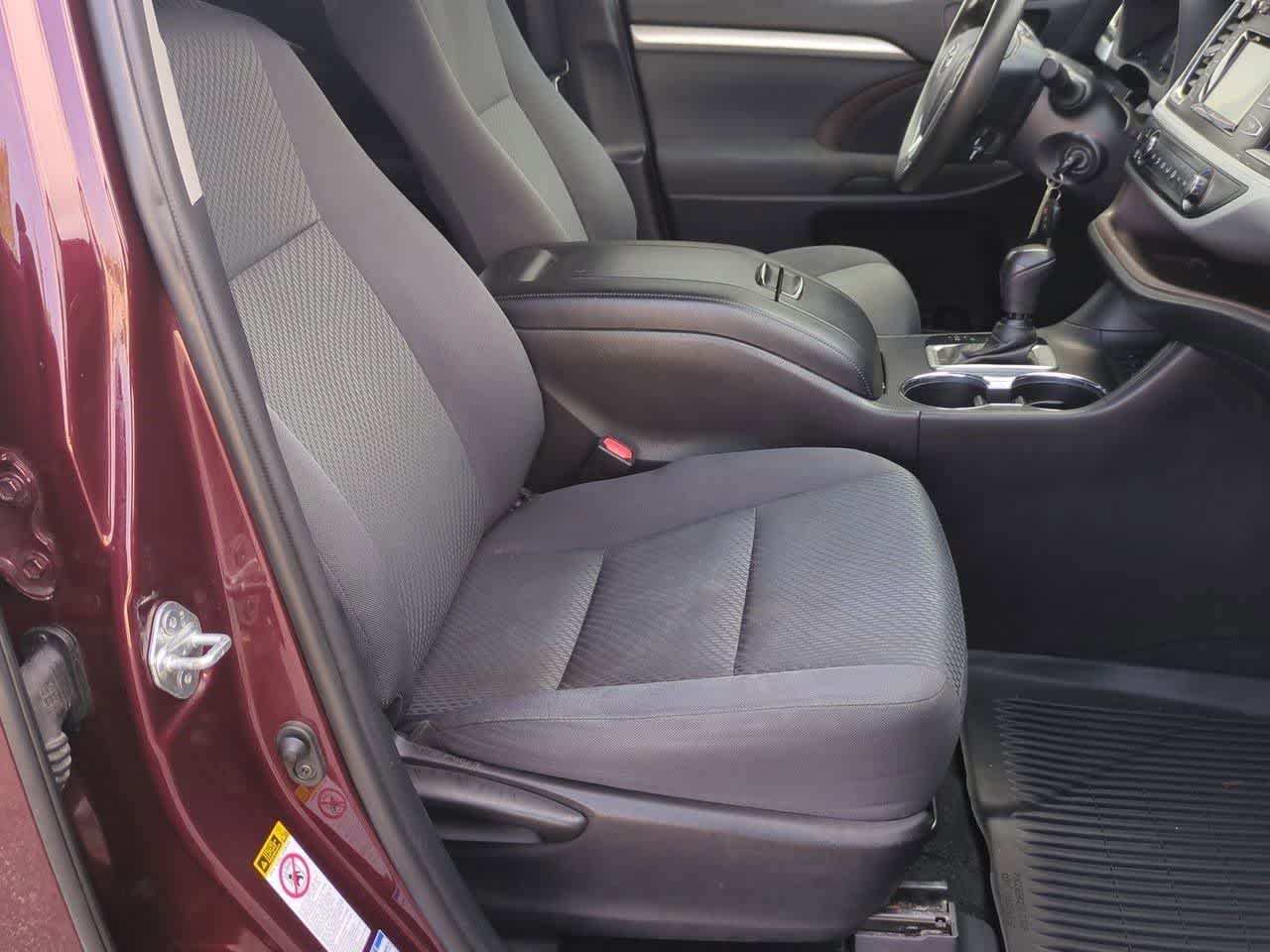 Thumbnail: 2019 Toyota Highlander - 21