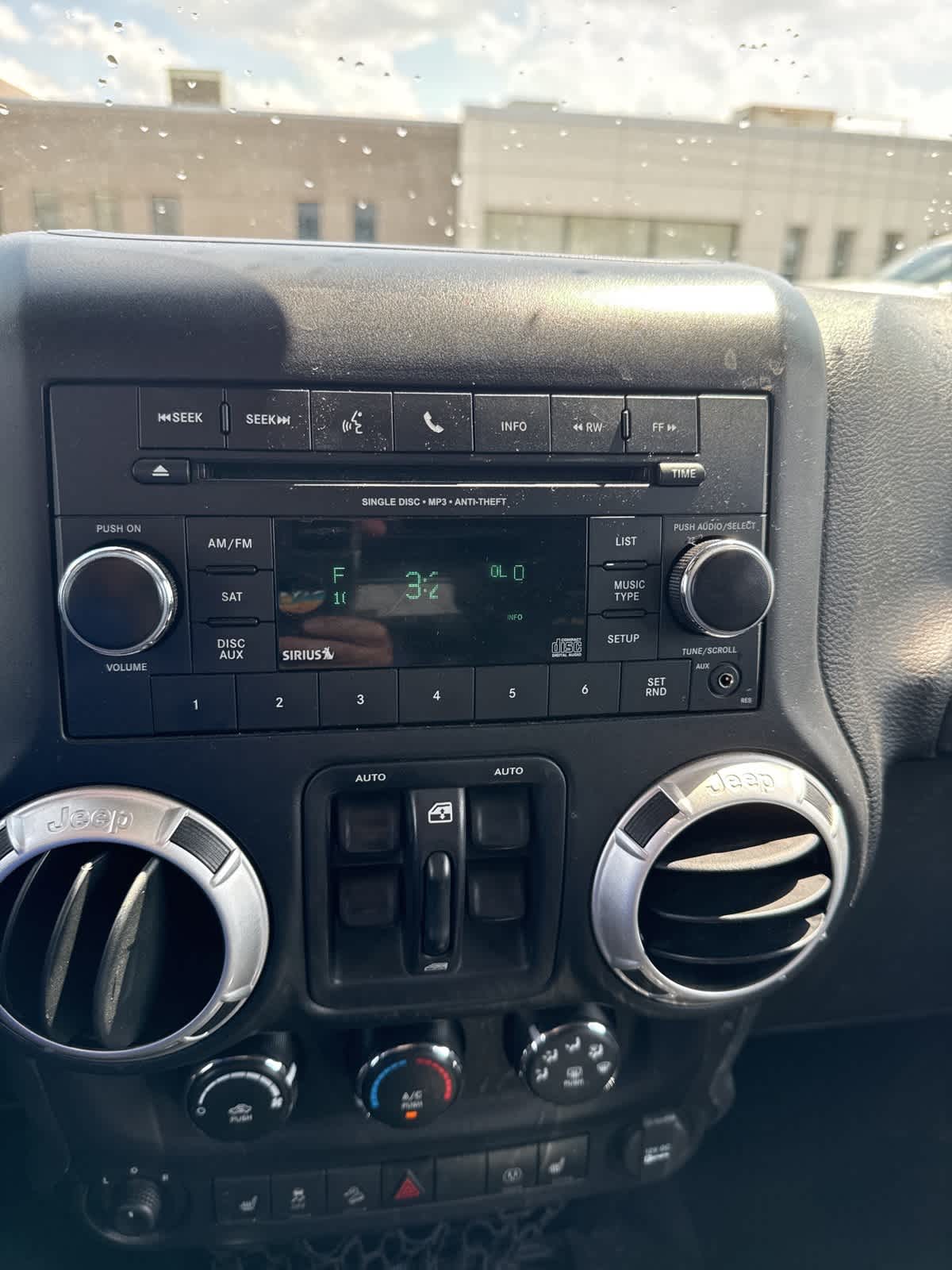 Thumbnail: 2015 Jeep Wrangler - 19