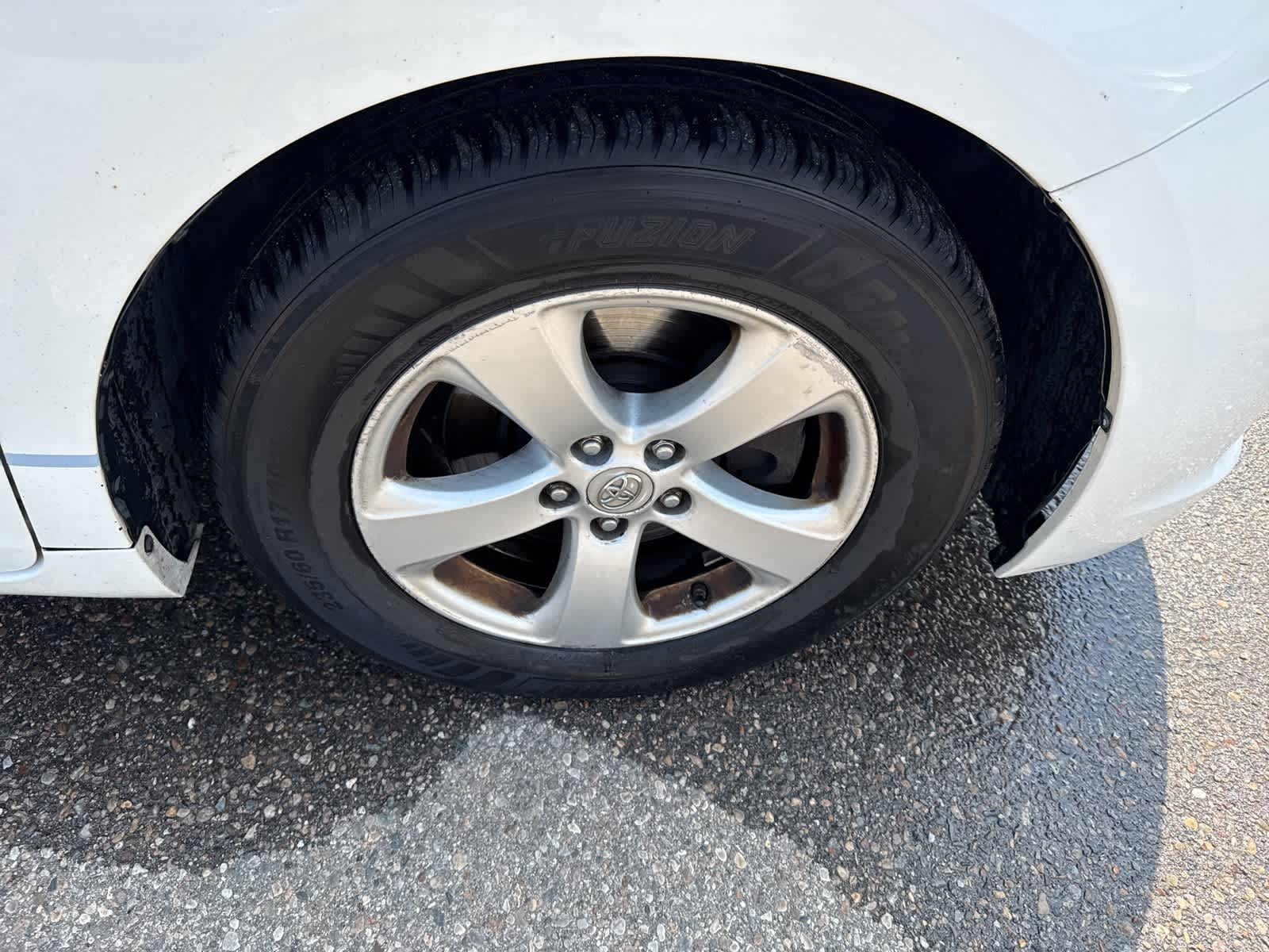 2011 Toyota Sienna LE 5