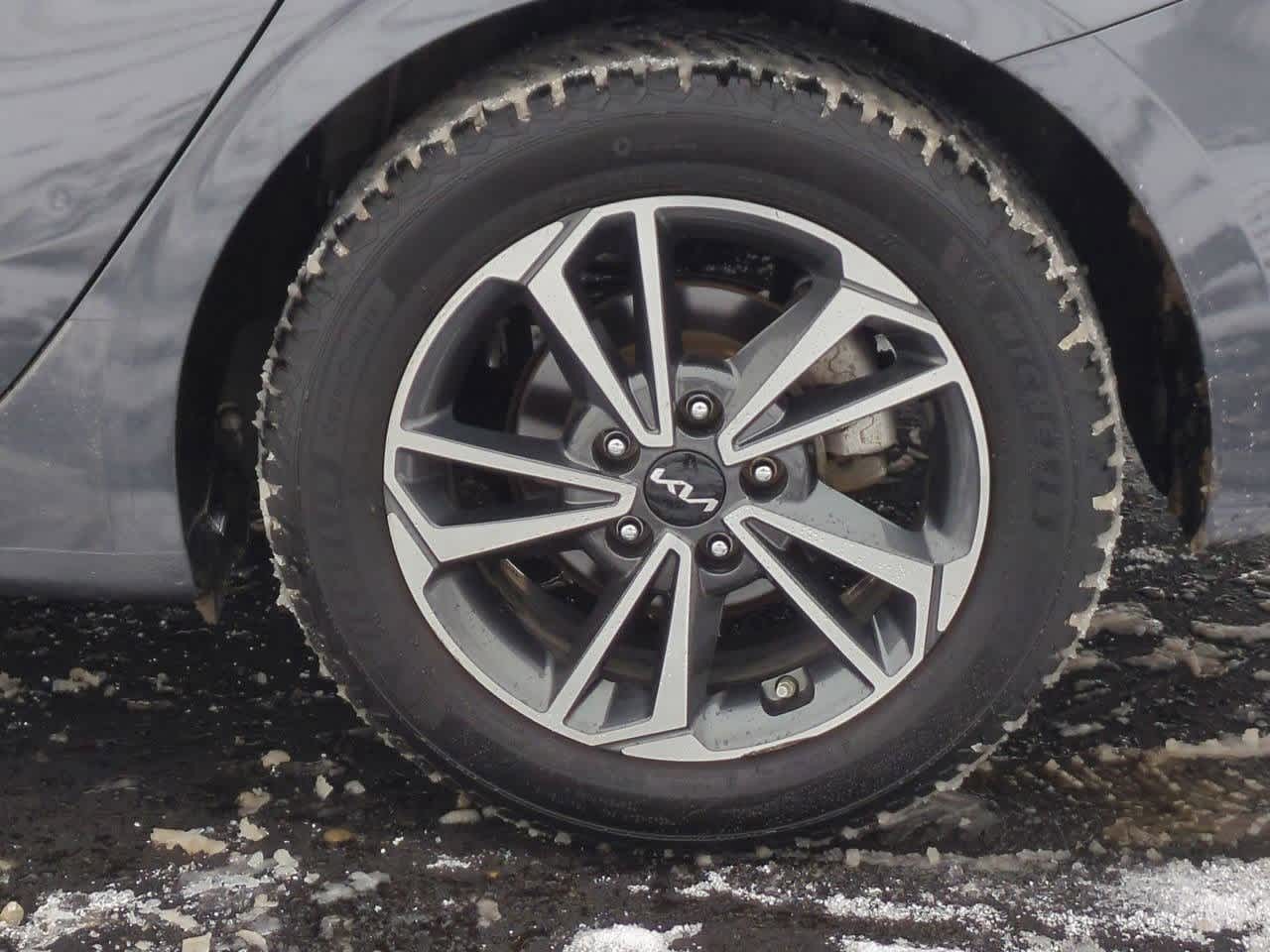 Thumbnail: 2022 Kia Forte - 12