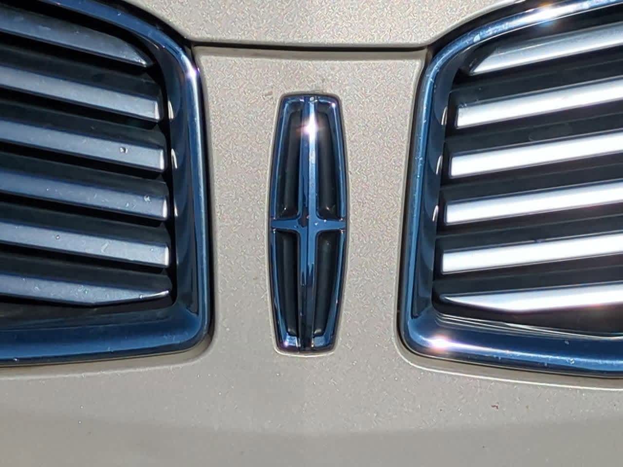 Thumbnail: 2016 Lincoln MKZ - 11