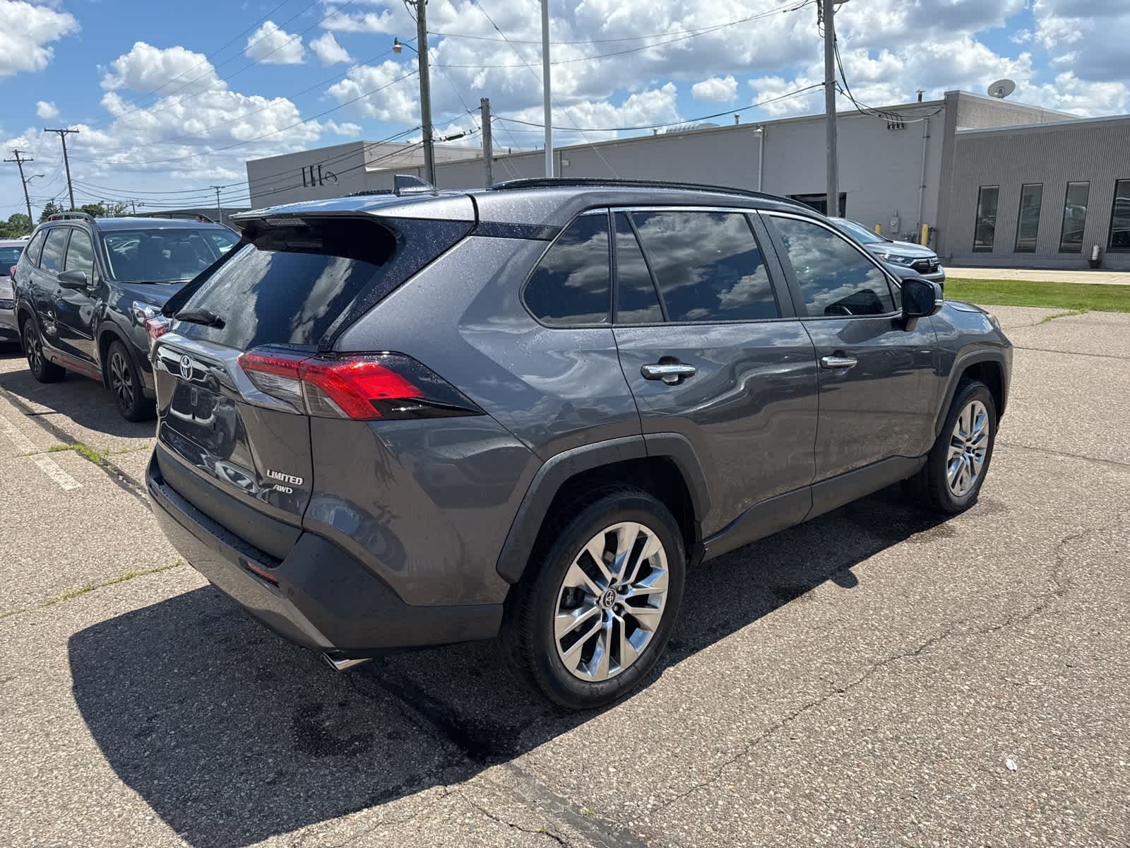 Thumbnail: 2021 Toyota RAV4 - 3