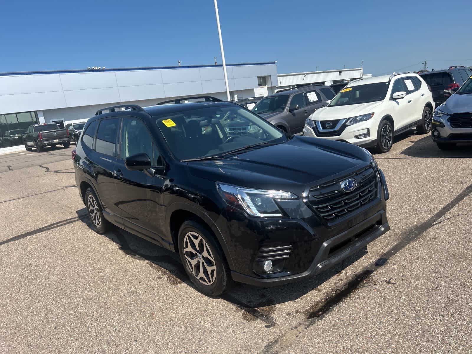 2023 Subaru Forester Premium photo 3