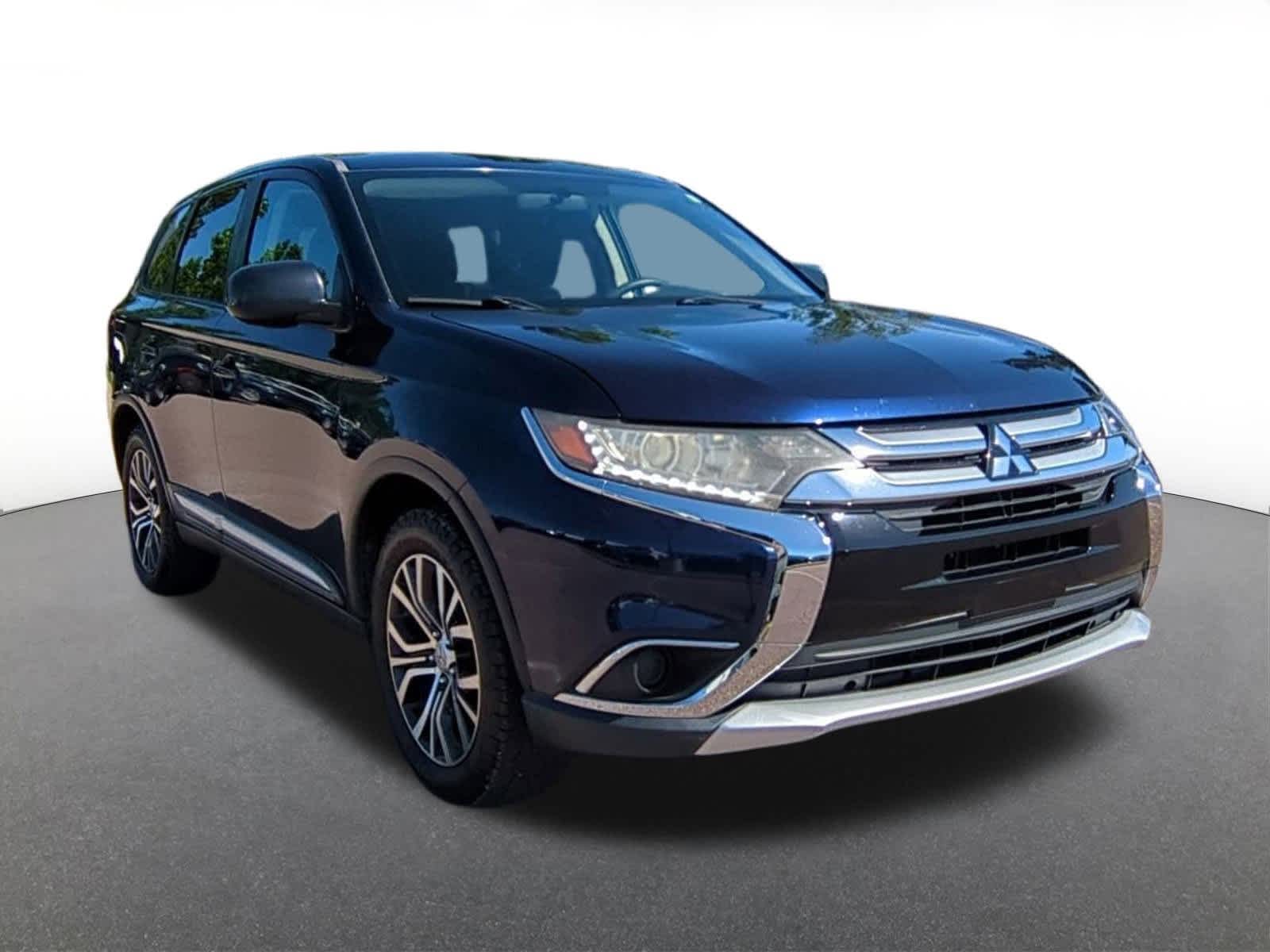 Thumbnail: 2018 Mitsubishi Outlander - 8