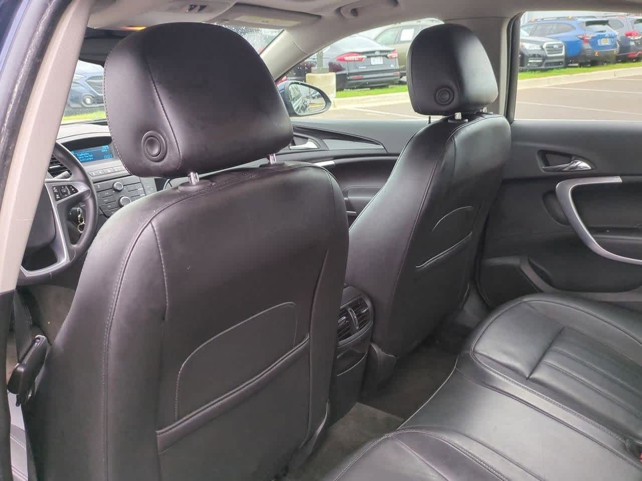Thumbnail: 2011 Buick Regal - 17