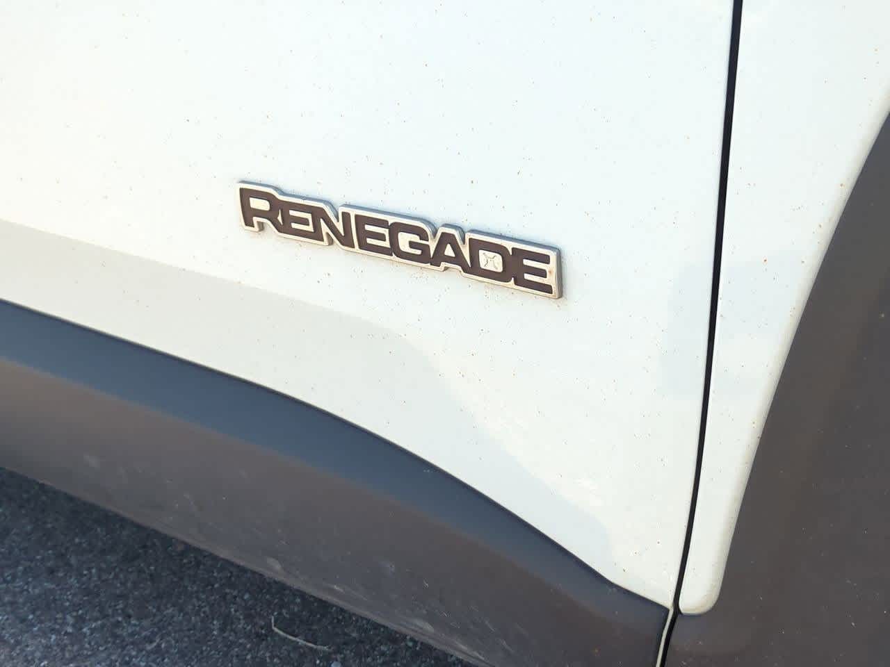 Thumbnail: 2016 Jeep Renegade - 12