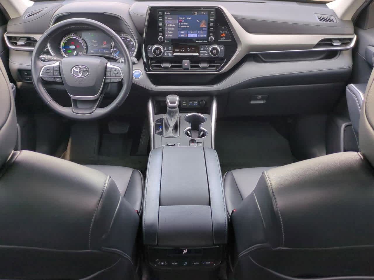 Thumbnail: 2022 Toyota Highlander - 14