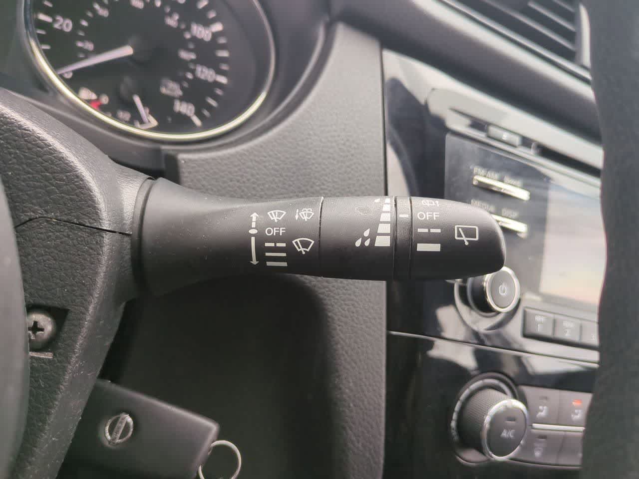 Thumbnail: 2018 Nissan Rogue Sport - 24