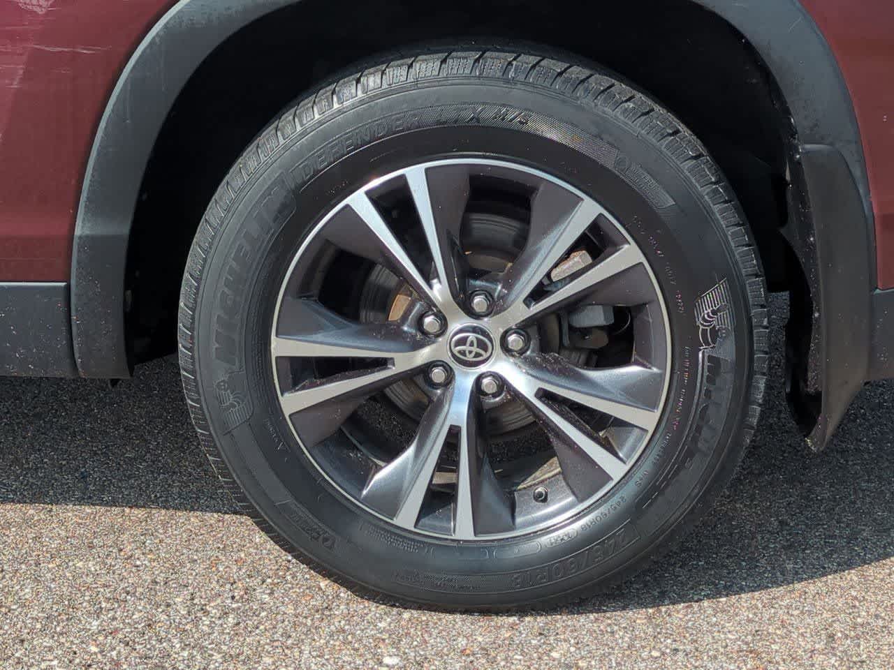 Thumbnail: 2019 Toyota Highlander - 12