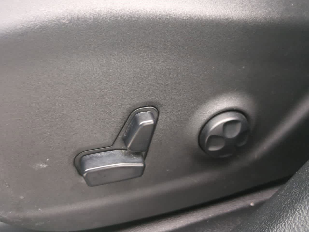 Thumbnail: 2021 Jeep Cherokee - 16