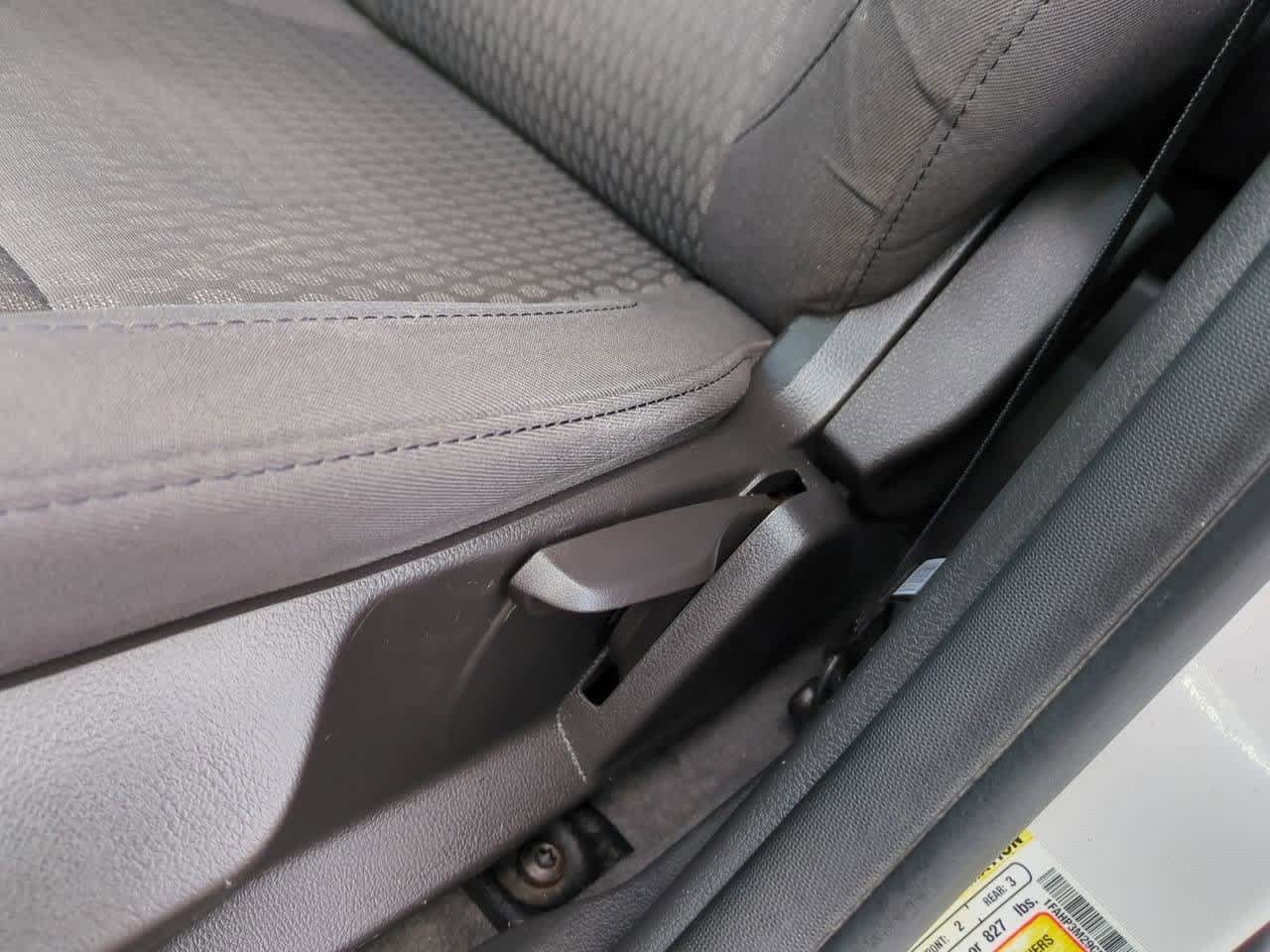 Thumbnail: 2012 Ford Focus - 16